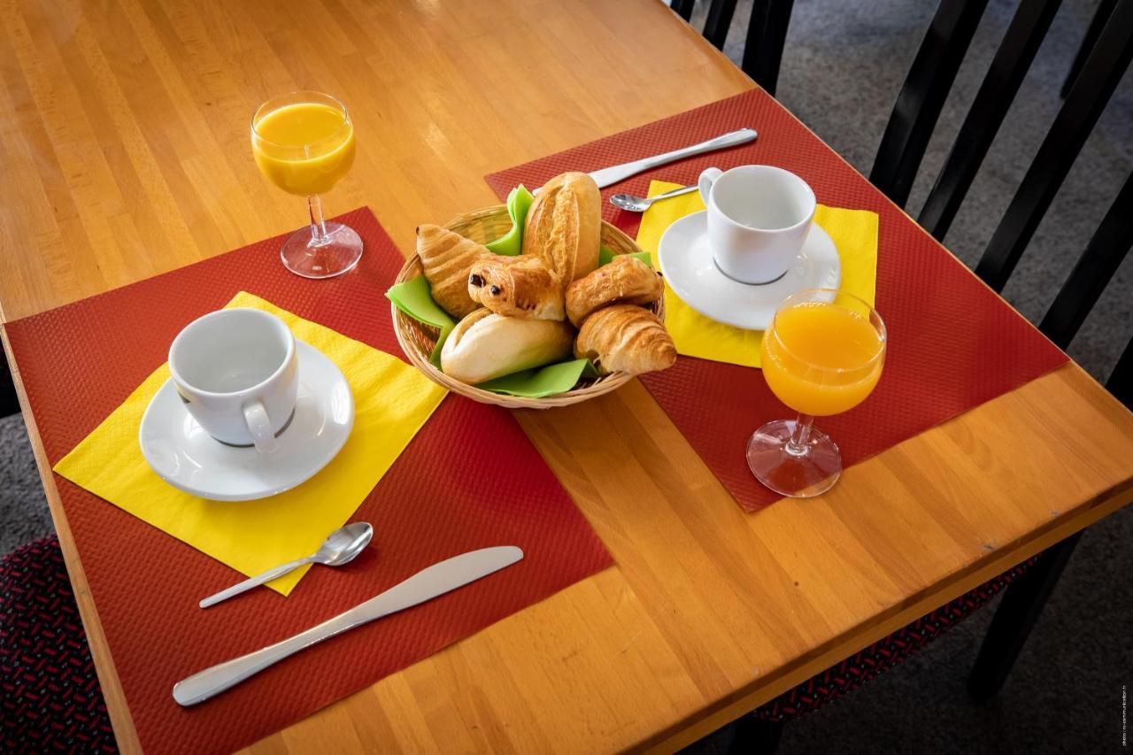 Hotel De La Gare Châteauroux Екстериор снимка